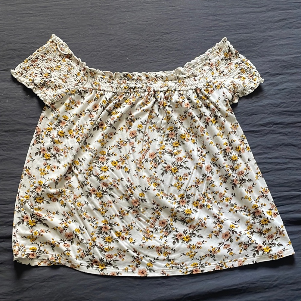 American Eagle off the shoulder top